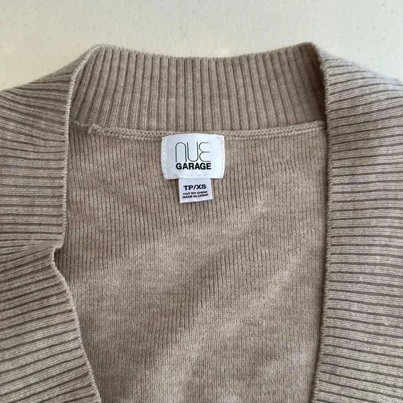 Garage - Picture 3 of 4